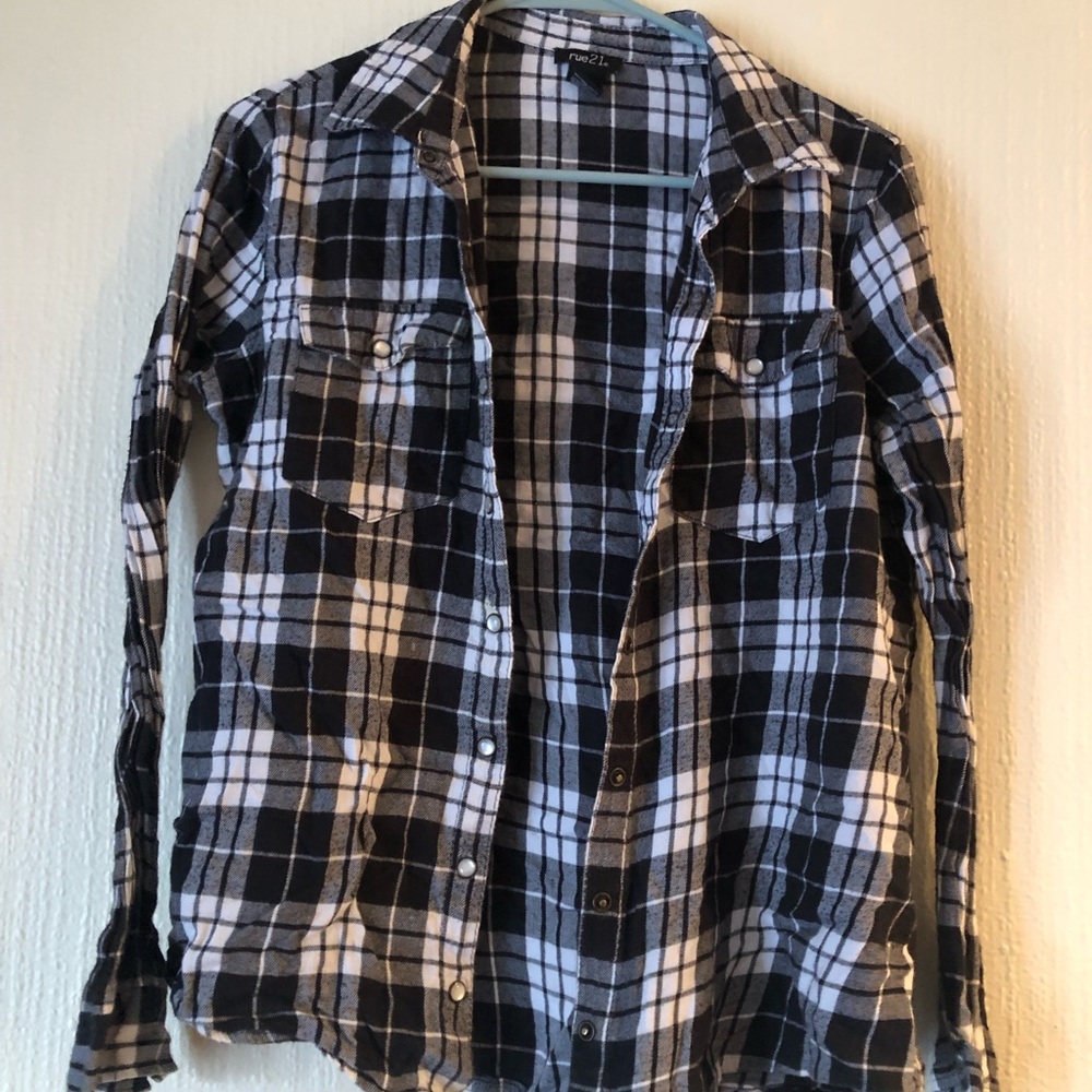 Black and white rue21 flannel with pearl buttons